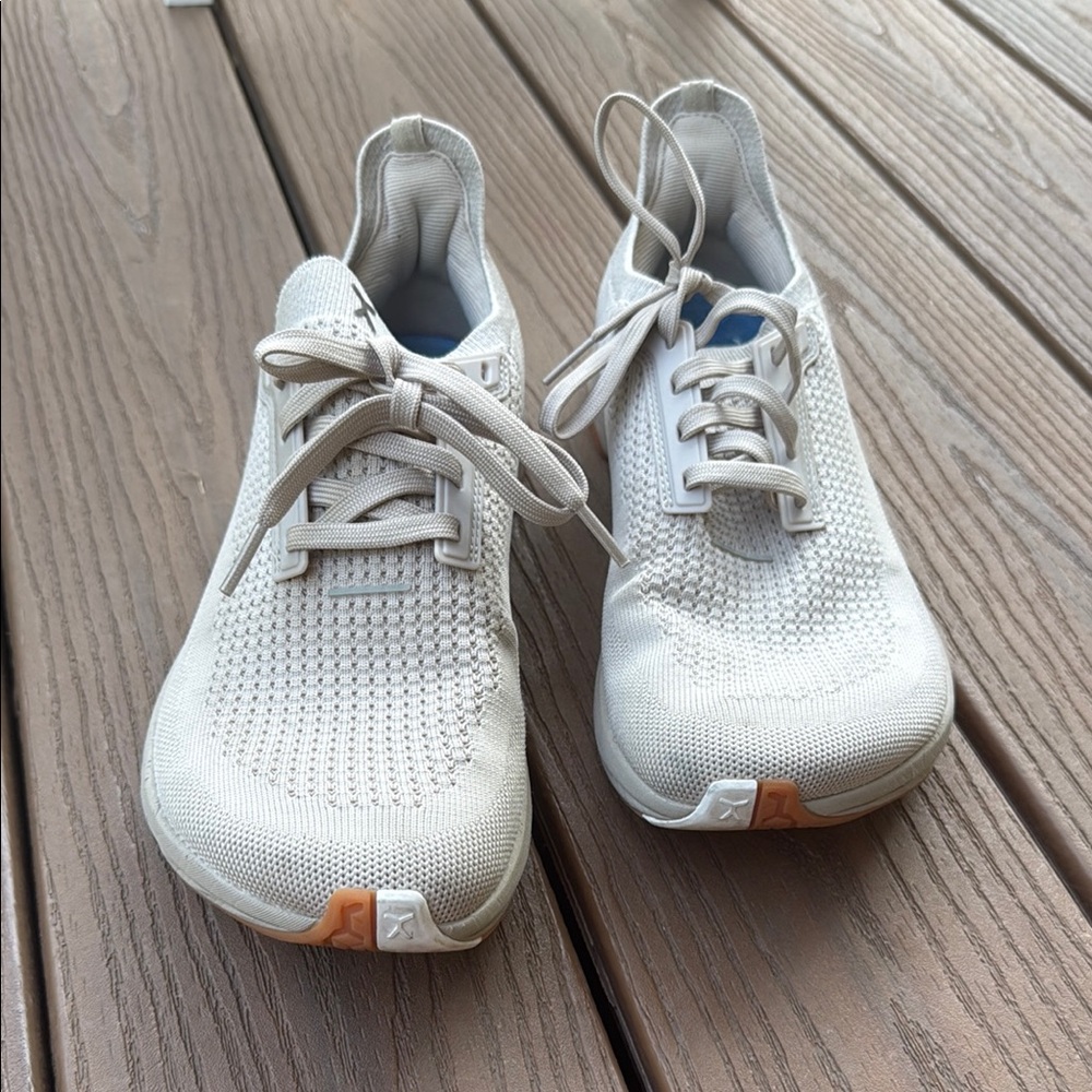 Women’s flux sneakers